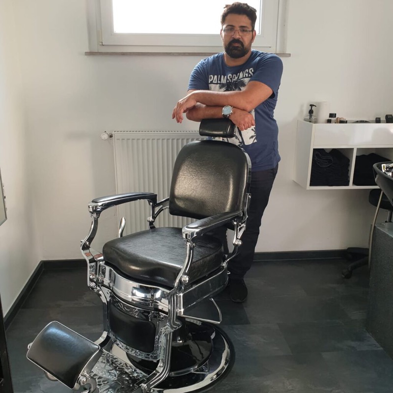 Saman, Friseurmeister bei Royal Cuts